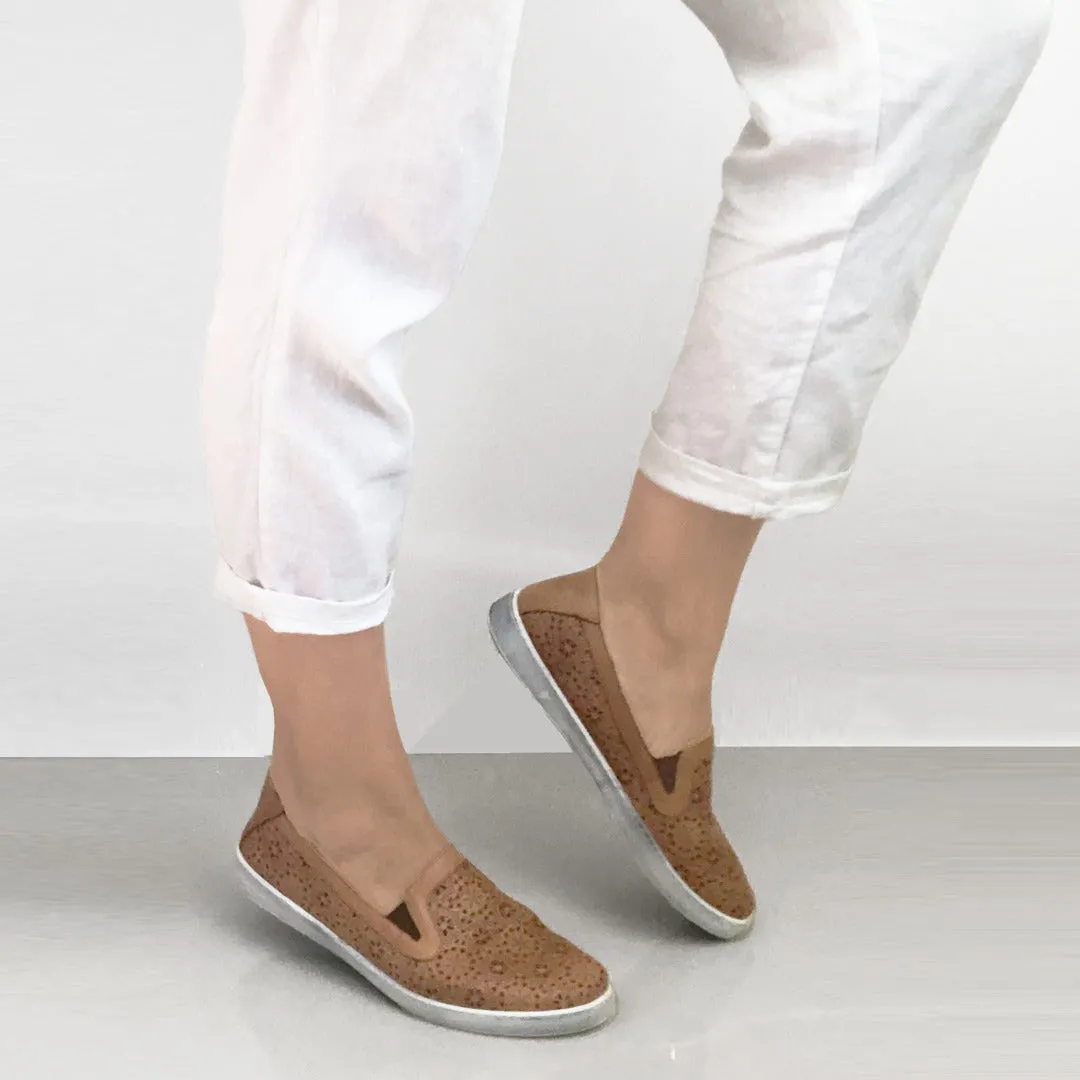 EG19 - TAN LEATHER