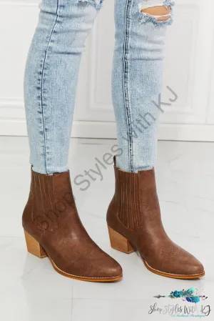 Love the Journey Stacked Heel Chelsea Boot in Chestnut