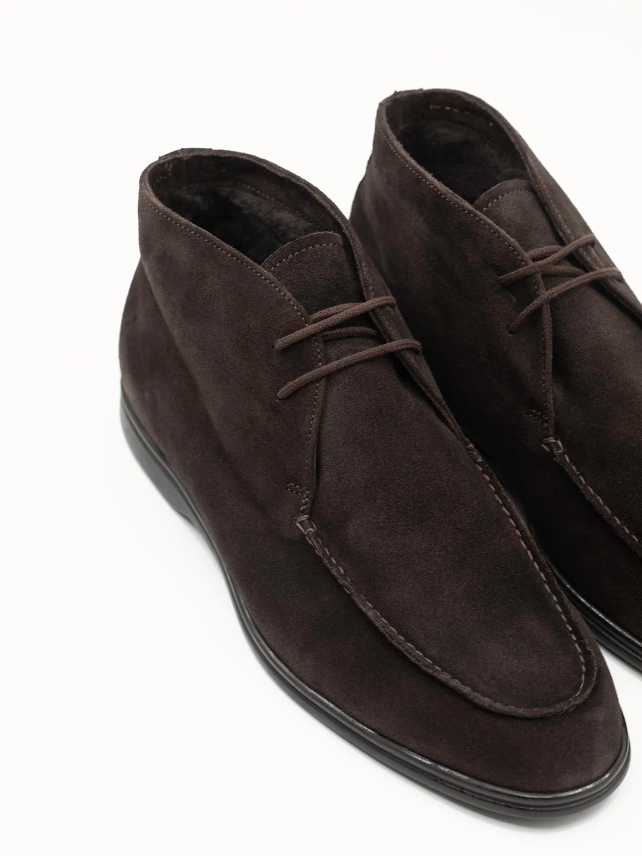 Shearling lined boots in brown
