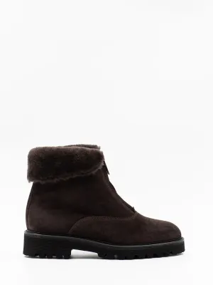 Zip up shearling boots in brown